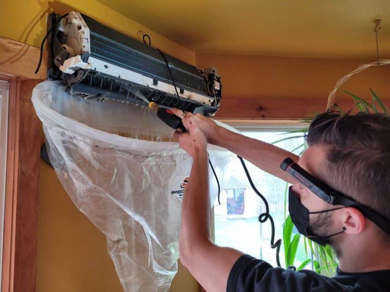 Professionele airco dieptereiniging bij een particulier thuis door Remcool airco reinigen noord nederland
